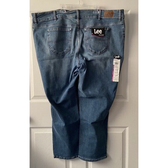 Lee Jeans Womens 24WP Petite Midrise Reg Fit Straight Medium Wash Denim NWT - Picture 2 of 6